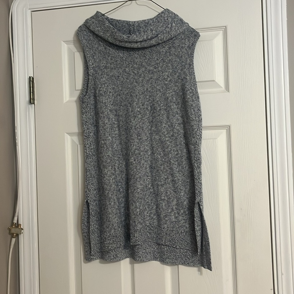 Banca Nygard sleeveless tunic top